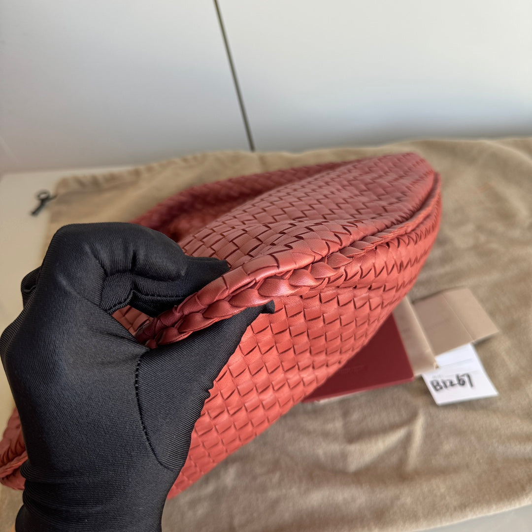 Bottega Veneta Veneta Hobo Medium Brick Red Intrecciato Leather Bag 47cm