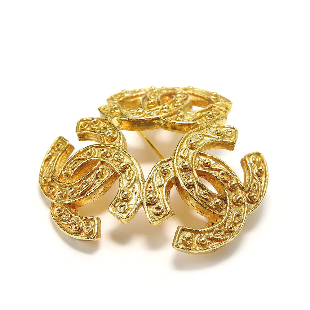 CHANEL Brooch metal gold Women