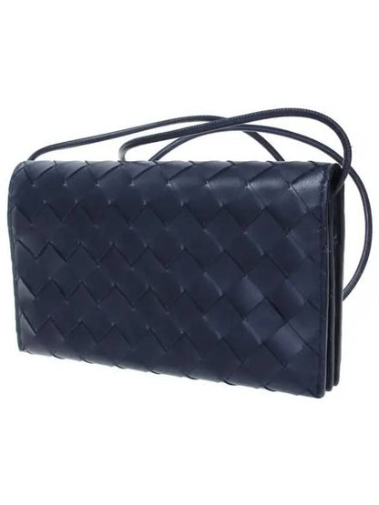 Luxury Bottega Veneta Intrecciato Strap Long Wallet Space