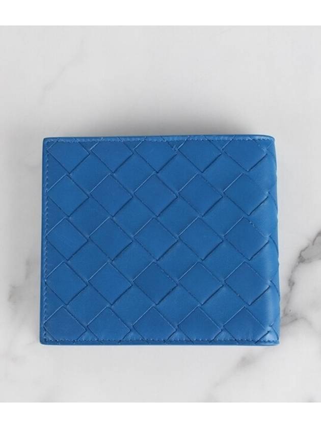 Luxury Bottega Veneta Zipper Around Half Wallet