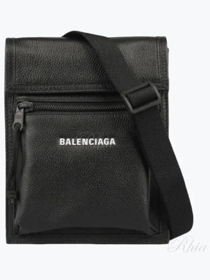 Luxury Balenciaga Trending 2025 Explorer Pouch Cross Bag Black