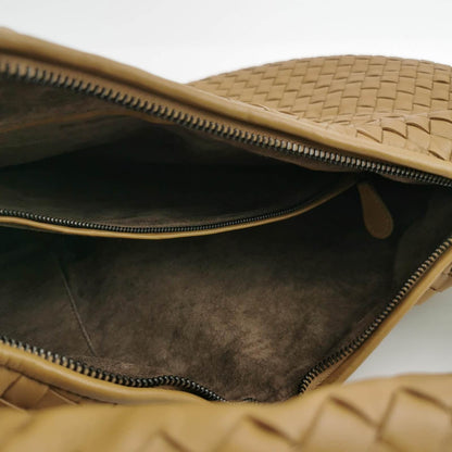 Bottega Veneta Intrecciato Hobo Bag Medium Beige Lambskin leather