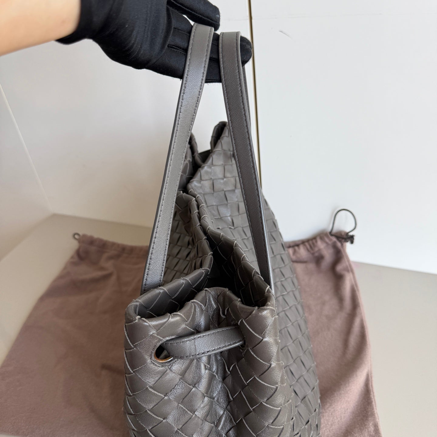 Bottega Veneta NEW Garda Tote Leather Interior Intrecciato Chocolate Brown Medium 24cm