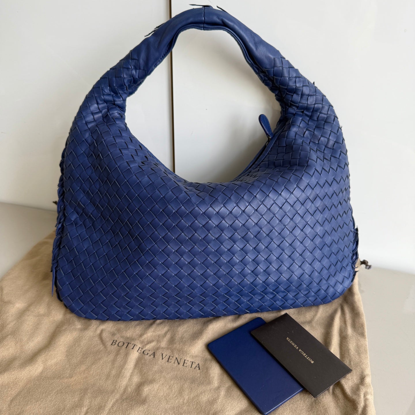 Bottega Veneta Veneta Hobo Small Navy Intrecciato Leather Bag 40cm