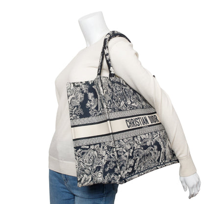 Christian Dior 2022 Large Ecru and Blue Toile de Jouy  Embroidery Canvas Book Tote