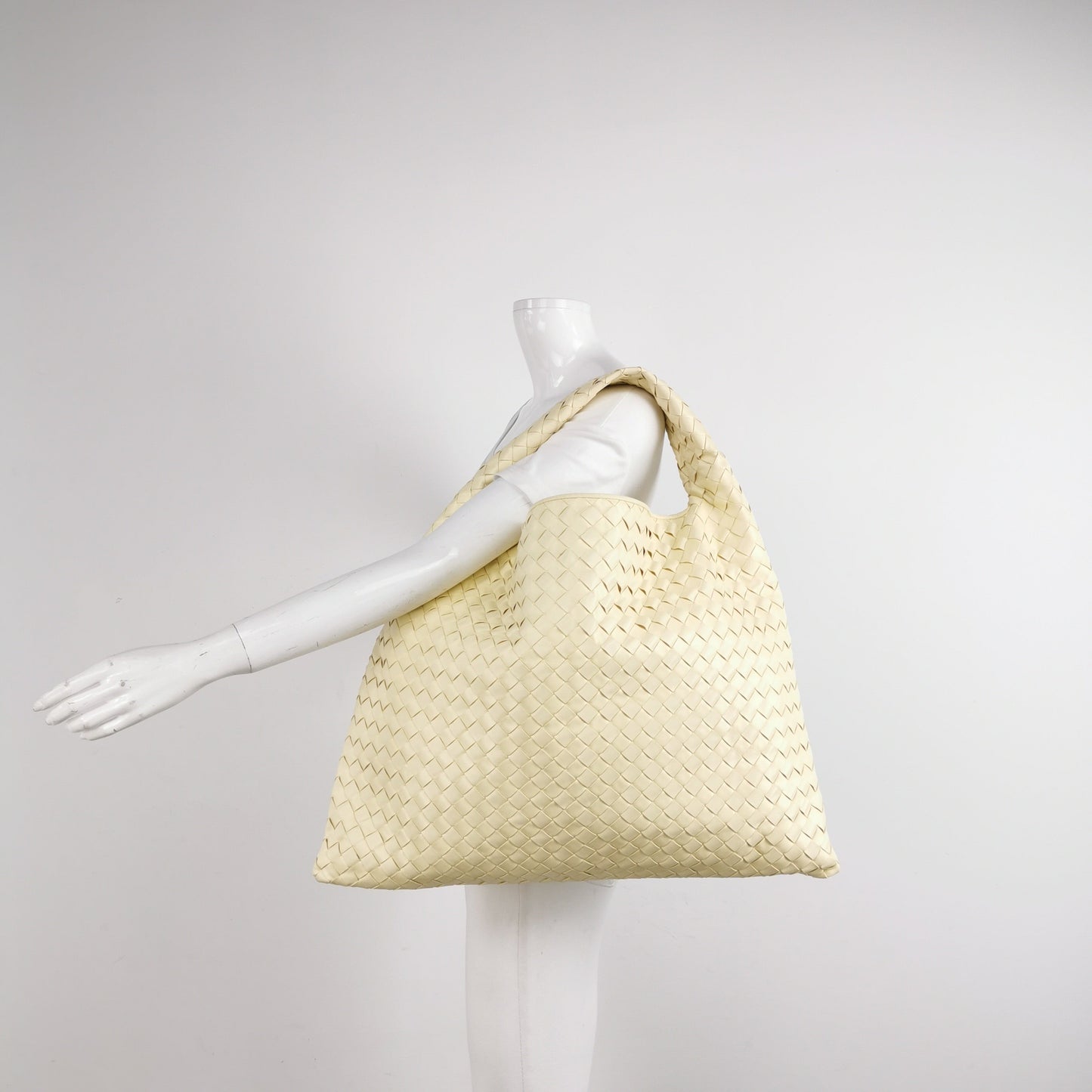 Bottega Veneta Hop Large Leather Pale Cream Yellow Hobo Bag