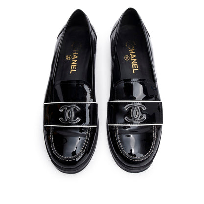 Chanel Black Patent Leather CC Logo Loafer, Size 40