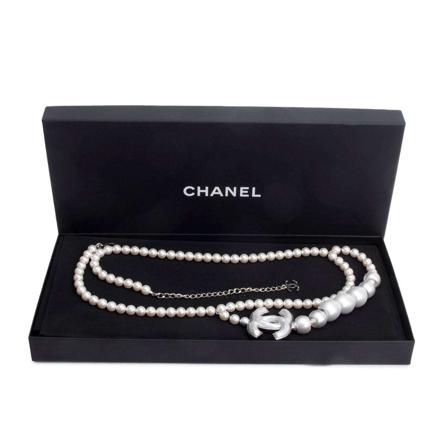 Chanel 2025 Palladium-Plated Faux Pearl CC Belt