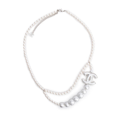 Chanel 2025 Palladium-Plated Faux Pearl CC Belt