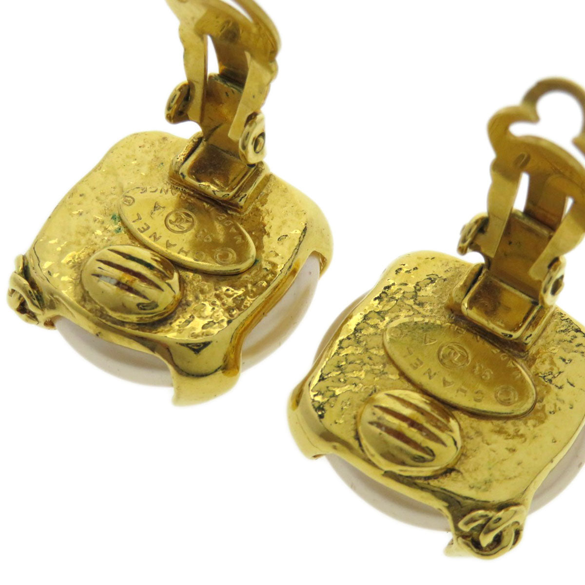 CHANEL Earring metallic gold Fake pearl