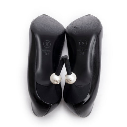 Chanel Black Goatskin Grosgrain Cap Toe Faux Pearl CC Pumps, Size 36