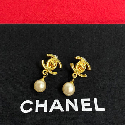CHANEL Earring Gold Plated, Faux Pearl gold Women