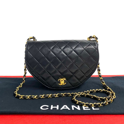 CHANEL Shoulder Bag lambskin black Matrasse