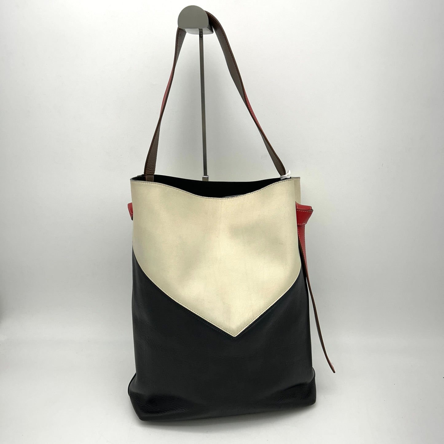 Luxury CELINE Shiny Smooth Calfskin Twisted Cabas Ivory Black LA14631