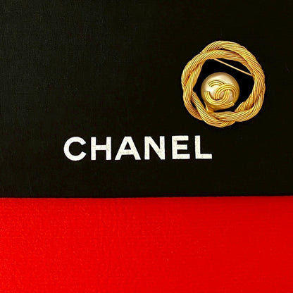 CHANEL Brooch Gold Plated gold