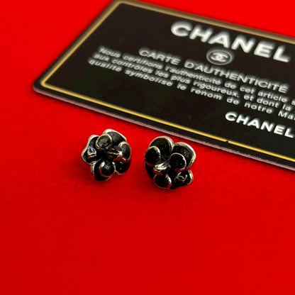 CHANEL Pierce alloy Silver Camellia Pierce