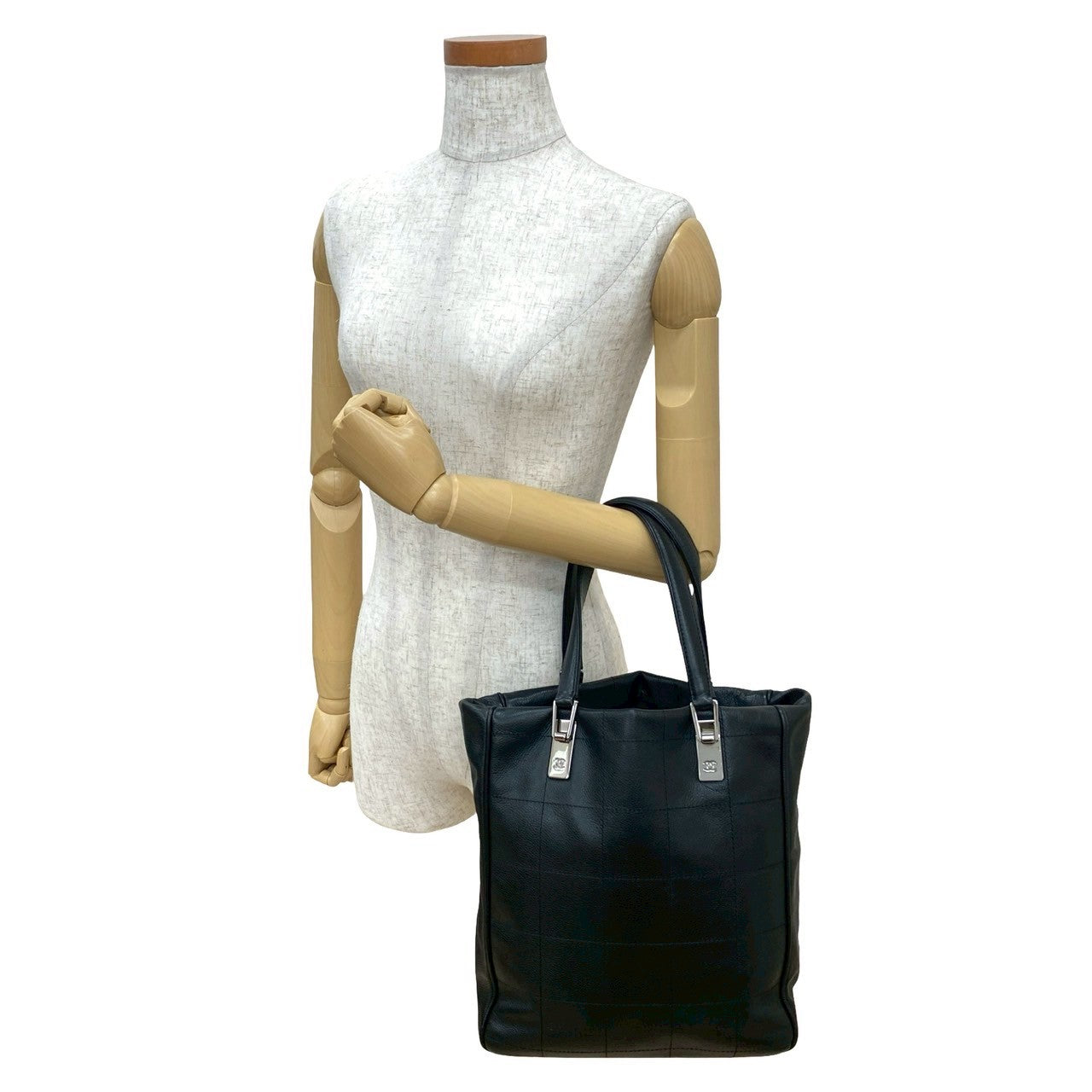 CHANEL Tote Bag Matt caviar skin black Chocolate bar