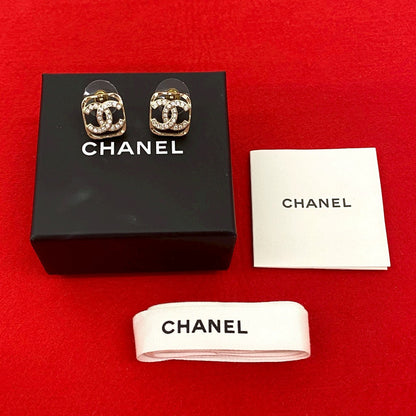 CHANEL Pierce Gold Plated gold