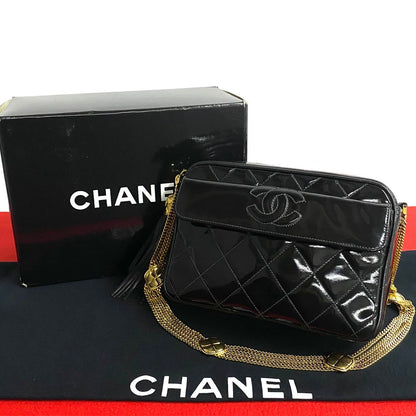 CHANEL Shoulder Bag Patent leather black