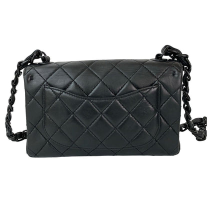 CHANEL Shoulder Bag lambskin black Matrasse