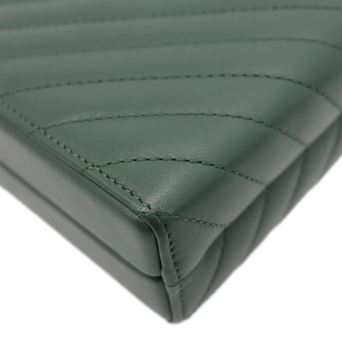 CHANEL Reissue Box Chevron Lambskin Leather Clutch Bag Green