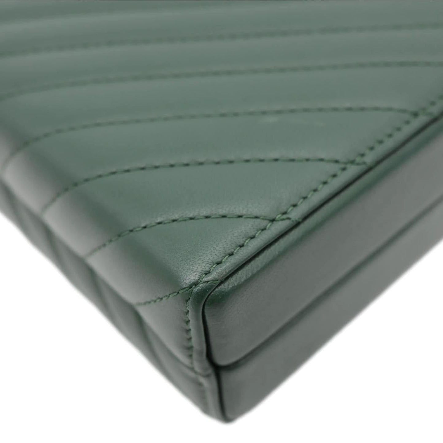 CHANEL Reissue Box Chevron Lambskin Leather Clutch Bag Green