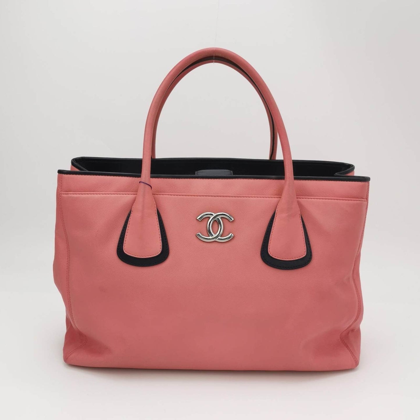Chanel Cerf Executive 2009 Large Pink and Black Leather Tote Handbag