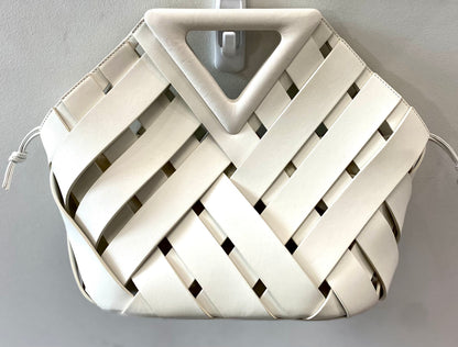 BOTTEGA VENETA POINT DRAWSTRING LEATHER BASKET BAG