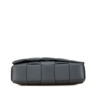 Luxury Bottega Veneta Calfskin Intrecciato Cassette Crossbody (SHG-QKpHOv)