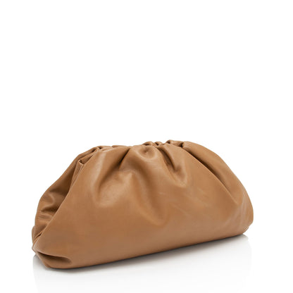 Luxury Bottega Veneta Calfskin The Pouch Clutch (SHF-MhxRoc)