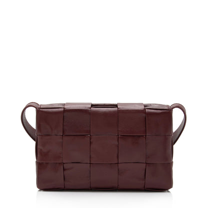 Luxury Bottega Veneta Distressed Calfskin Cassette Small Crossbody Bag (SHF-K6GzFo)
