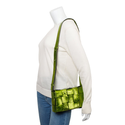 Bottega Veneta Green Metallic Crushed Calfskin Maxi Intrecciato Leather Cassette Bag