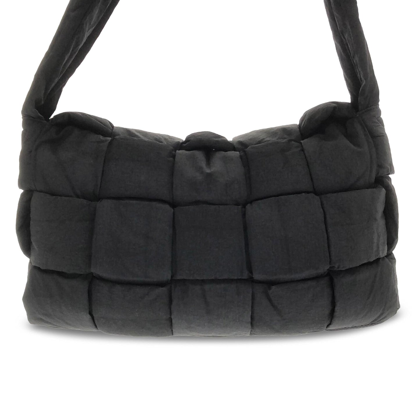Luxury Bottega Veneta Maxi Intrecciato Padded Tech Cassette (SHG-s65SGg)