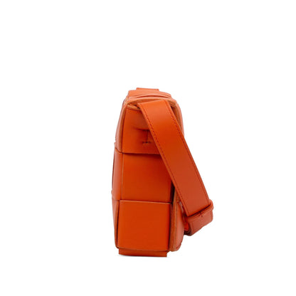 Luxury Bottega Veneta Medium Intrecciato Cassette (SHG-SDckAD)