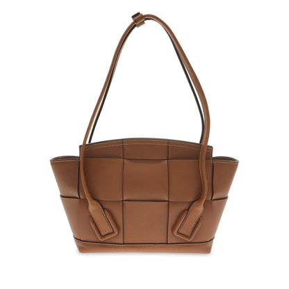Luxury Bottega Veneta Medium Maxi Intrecciato Arco Bag (SHG-6R9Y5V)