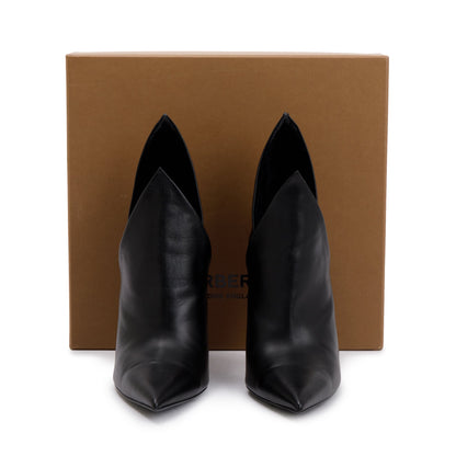 Burberry Black Calfskin Leather Essendon 105 Pump, Size 40
