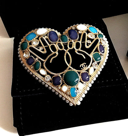 CHANEL CC HEART BROOCH
