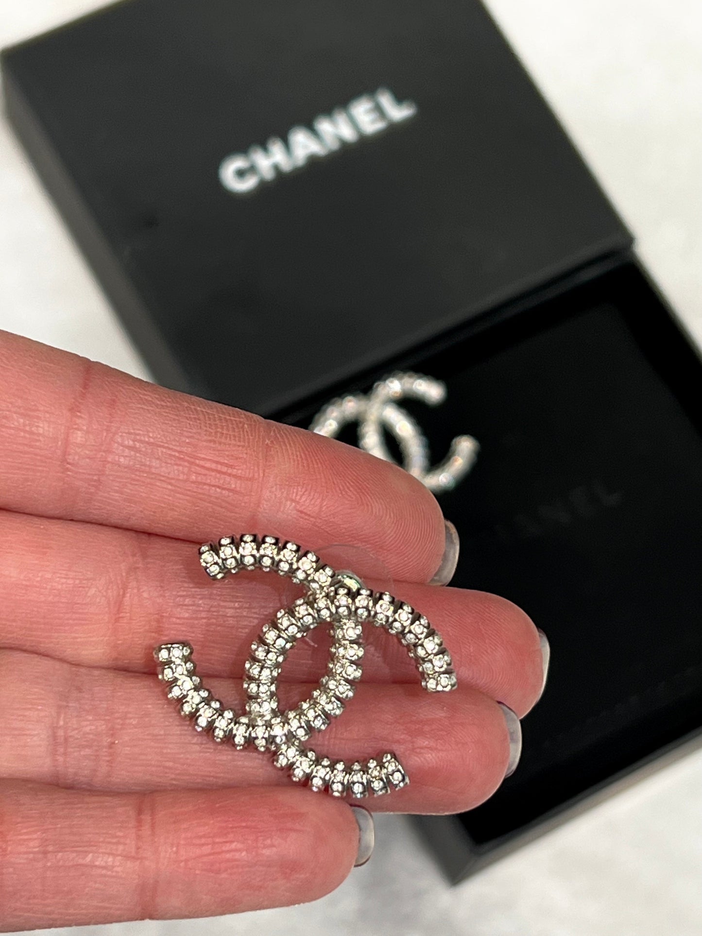 CHANEL CC CRYSTAL STUDDED EARRINGS