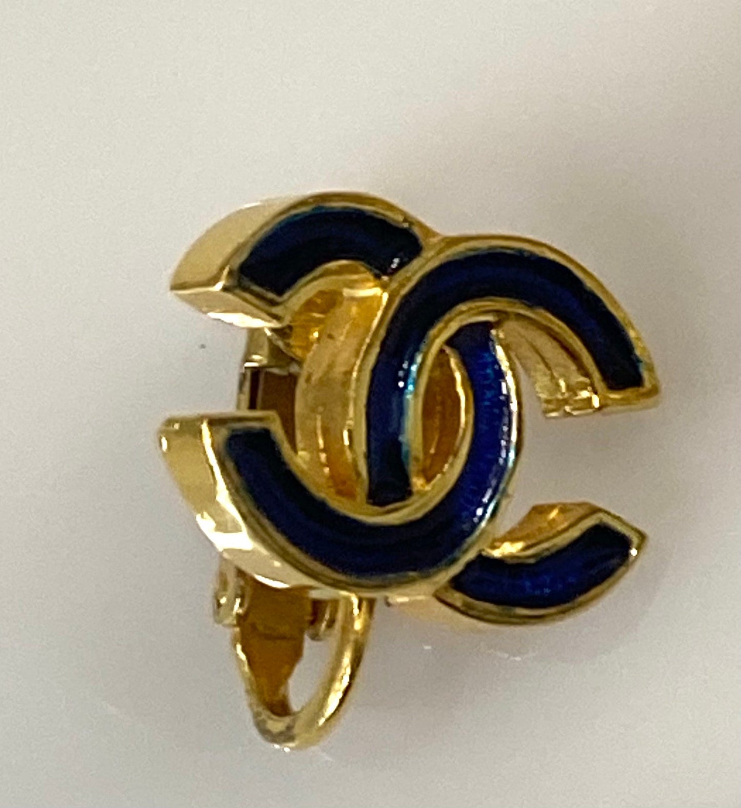 CHANEL CC GOLD-TONE STUD CLIP ON EARRINGS