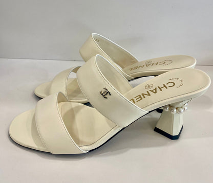 CHANEL CC FAUX PEARL EMBELLISHED HEEL MULE SANDALS