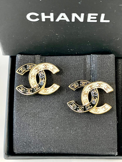 CHANEL CC GOLD TONE & ENAMEL STUD EARRINGS
