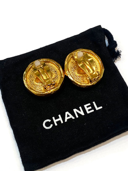 CHANEL CC VINTAGE CLIP-ON PEARL EARRINGS