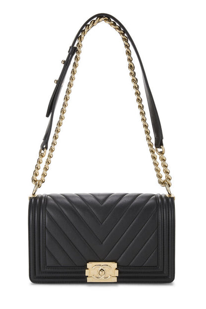 CHANEL CHEVRON QUILTED CALFSKIN NEW MEDIUM BOY FLAP BAG