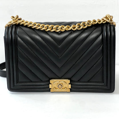 CHANEL CHEVRON QUILTED CALFSKIN NEW MEDIUM BOY FLAP BAG