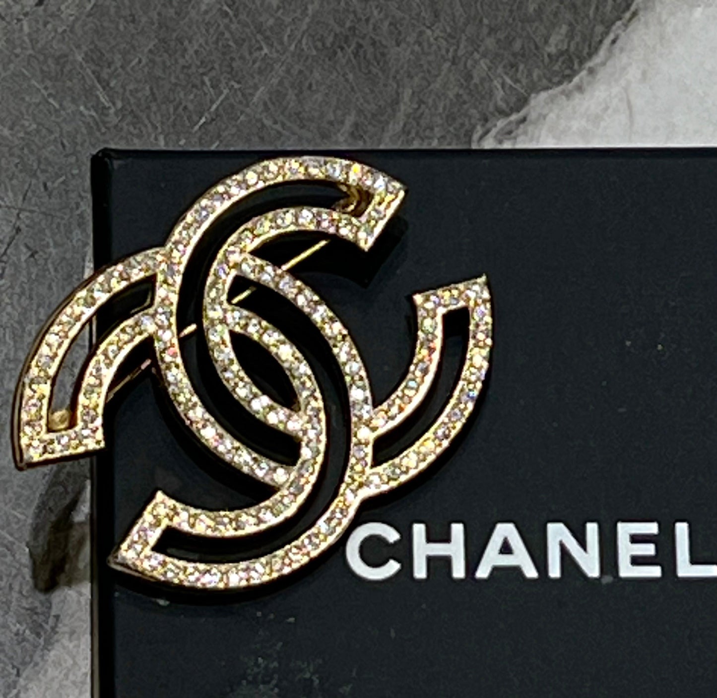 CHANEL CRYSTAL CC LIGHT GOLD BROOCH