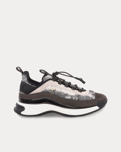 CHANEL MIXED FABRIC SUEDE CALFSKIN LOW-TOP SNEAKERS