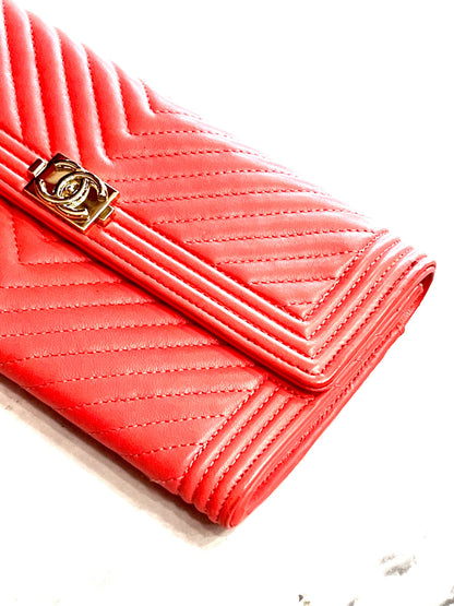 CHANEL QUILTED CHEVRON LAMBSKIN CONTINENTAL WALLET