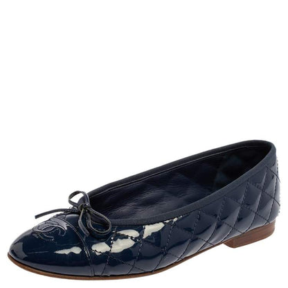 CHANEL QUILTED PATENT LEATHER CC CAP TOE BALLET FLATS