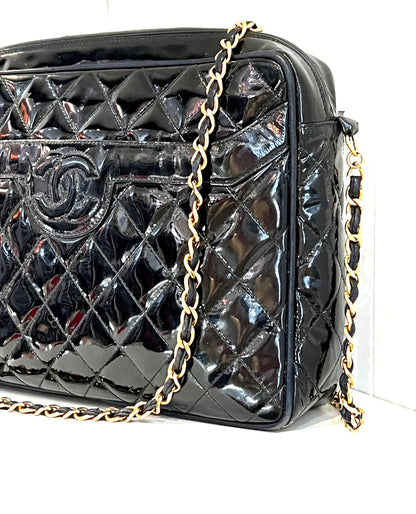CHANEL VINTAGE QUILTED PATENT CAMERA TASSEL MEDIUM BAG