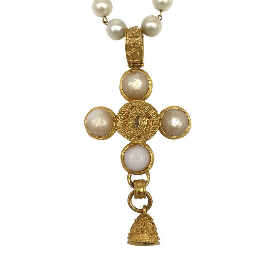 CHANEL VINTAGE FAUX PEARL NECKLACE